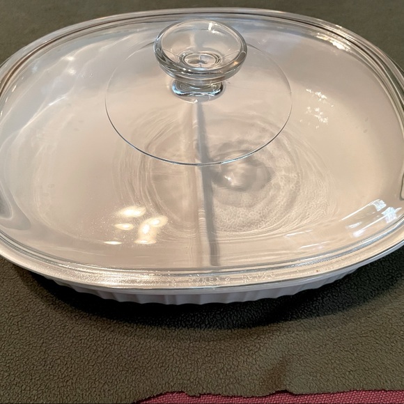 Corningware Kitchen Corning Ware Oval Divided Dish With Clear Lid 8 L Poshmark